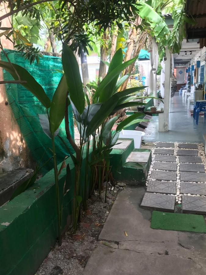 Dar Yasmine Motel Pantai Cenang  Exterior photo